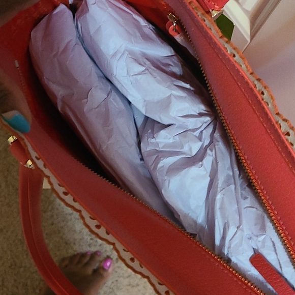 Kate Spade Fordham Court Handbag. - Picture 6 of 6